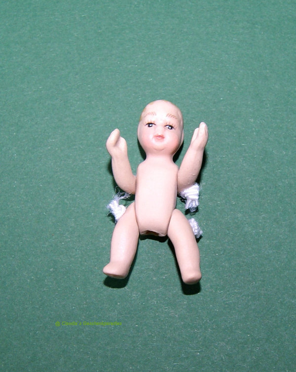 Miniatur Baby unbekleidet