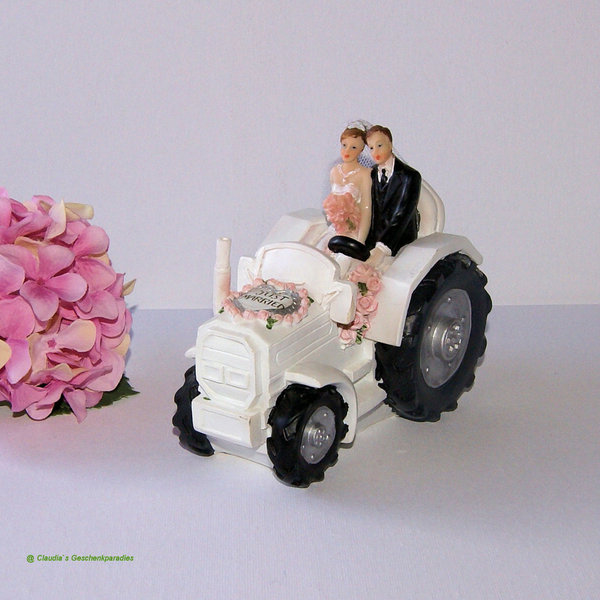 Traktor mit Brautpaar