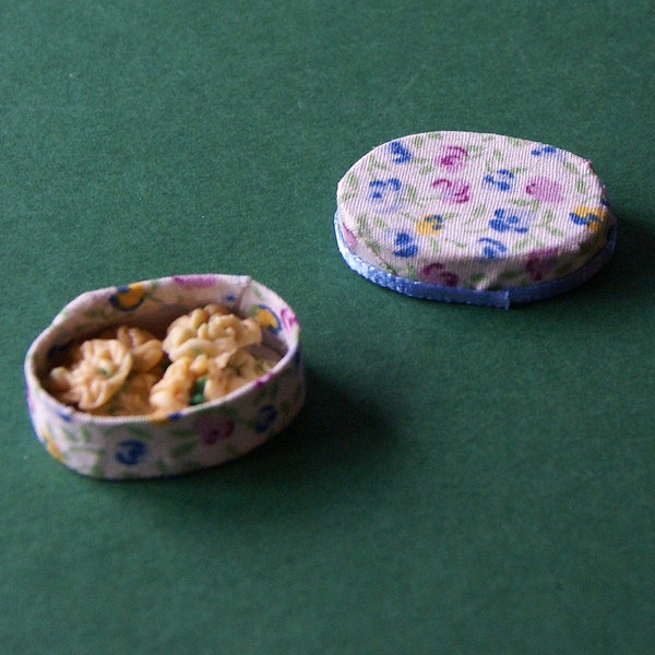 Miniatur Plätzchenbox Blümchen C