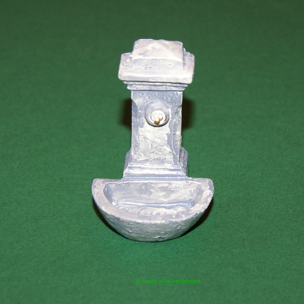 Miniatur Brunnen grau 6 cm