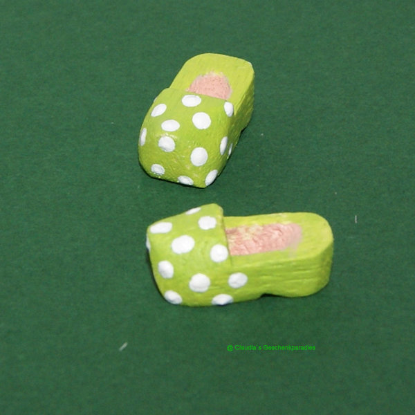 Miniatur Wichtelschuhe grün mit Punkten